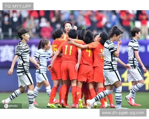 U20女足亚洲杯中国队挺进四强创佳绩球员绽放笑容热烈庆祝